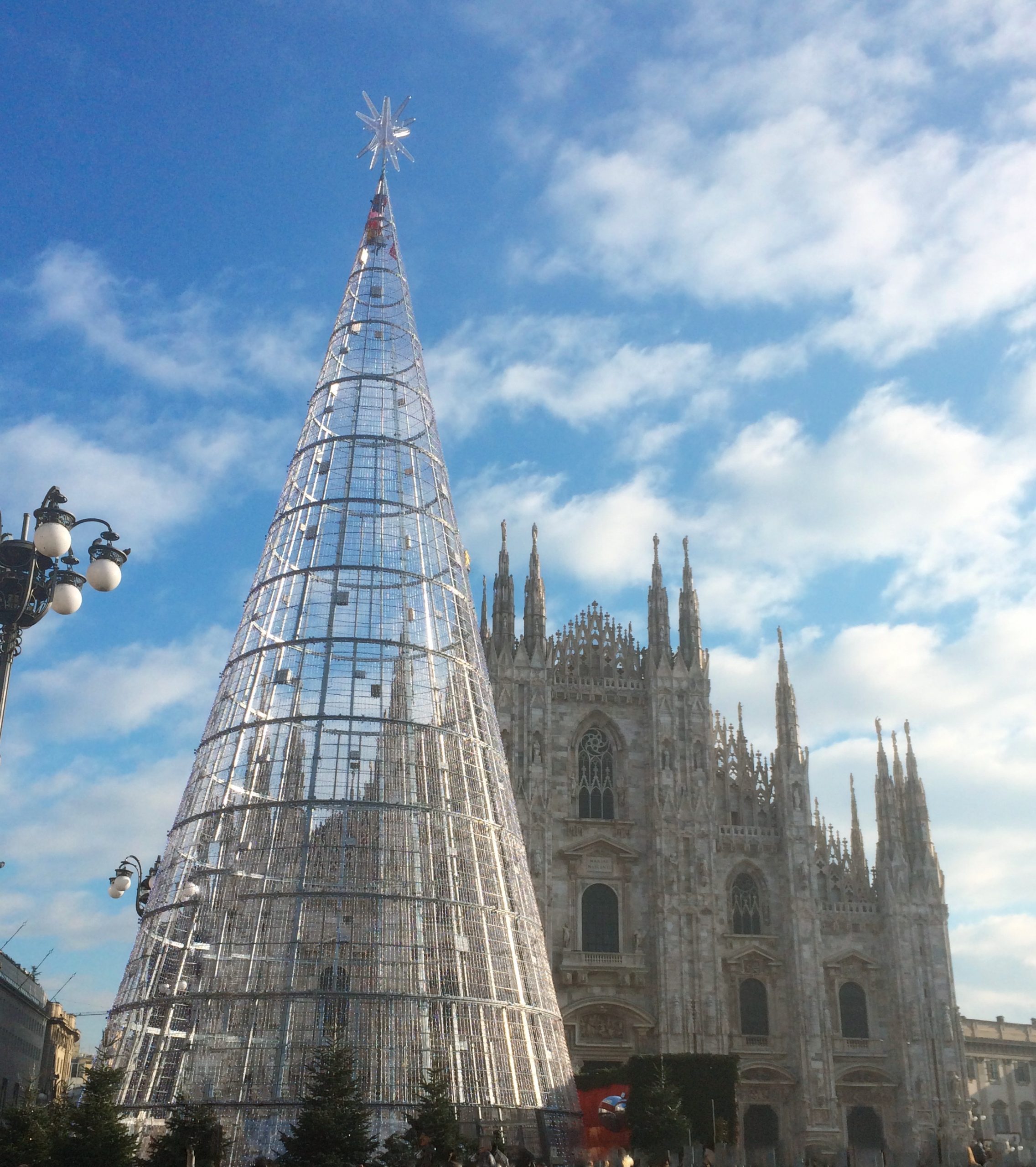 Albero Di Natale Milano 2020.Feste Di Fine Anno A Milano Gorgone Eu